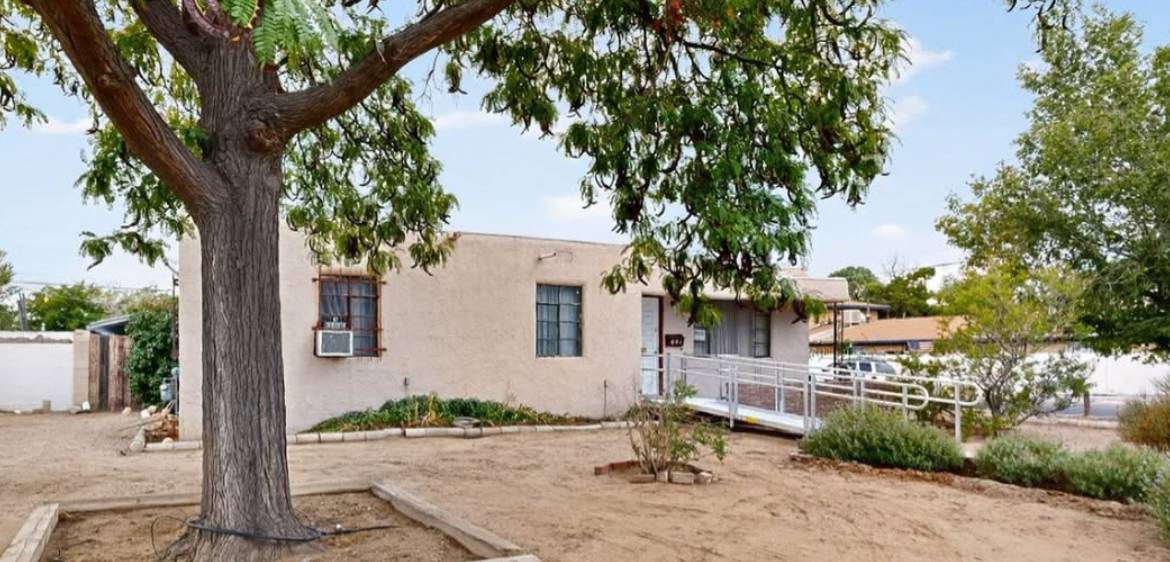 Older house ready to flip in Albuquerque, NM. House Flipping in Albuquerque: What Investors Should Know
